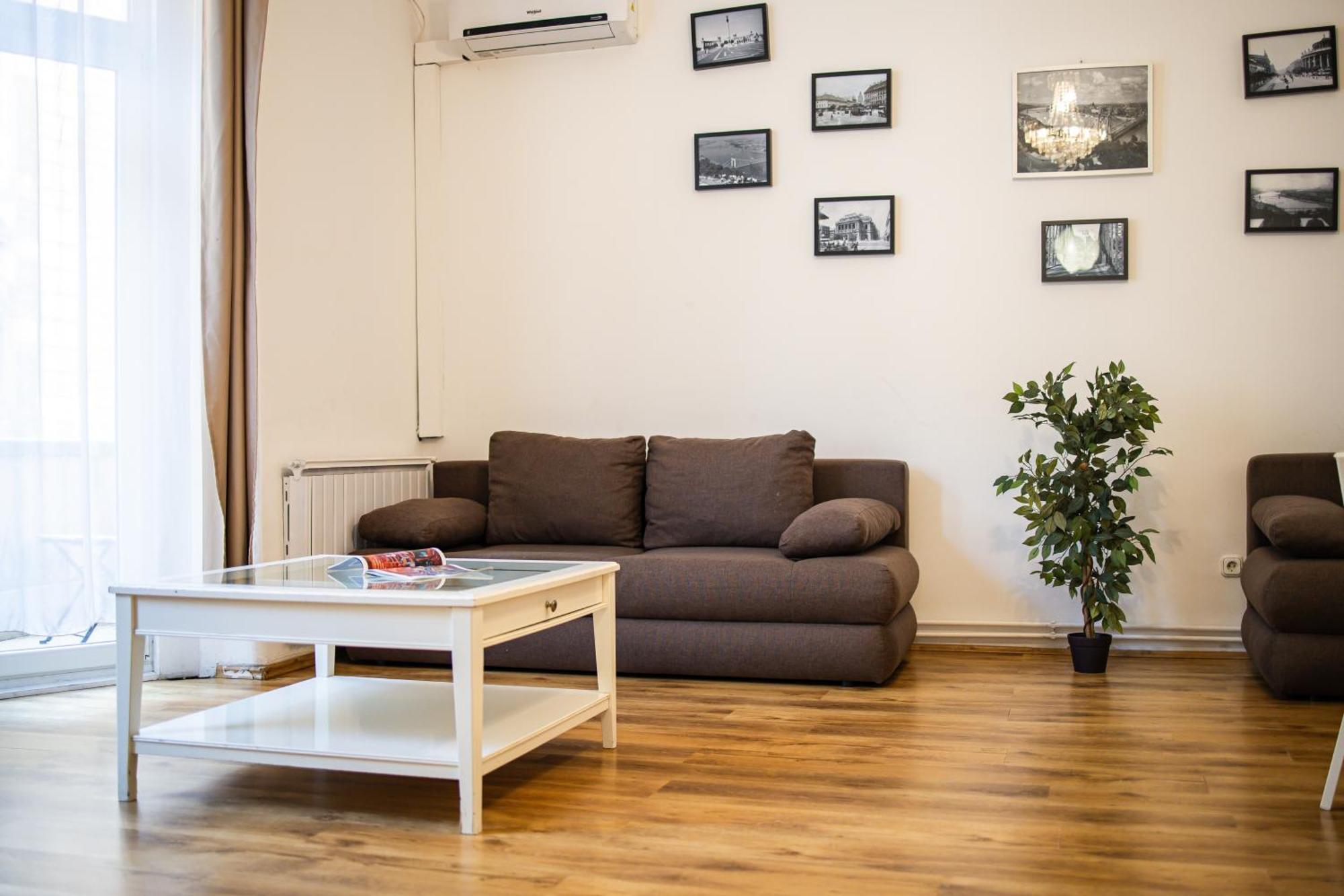 Real Apartments Lovag Budapest Luaran gambar
