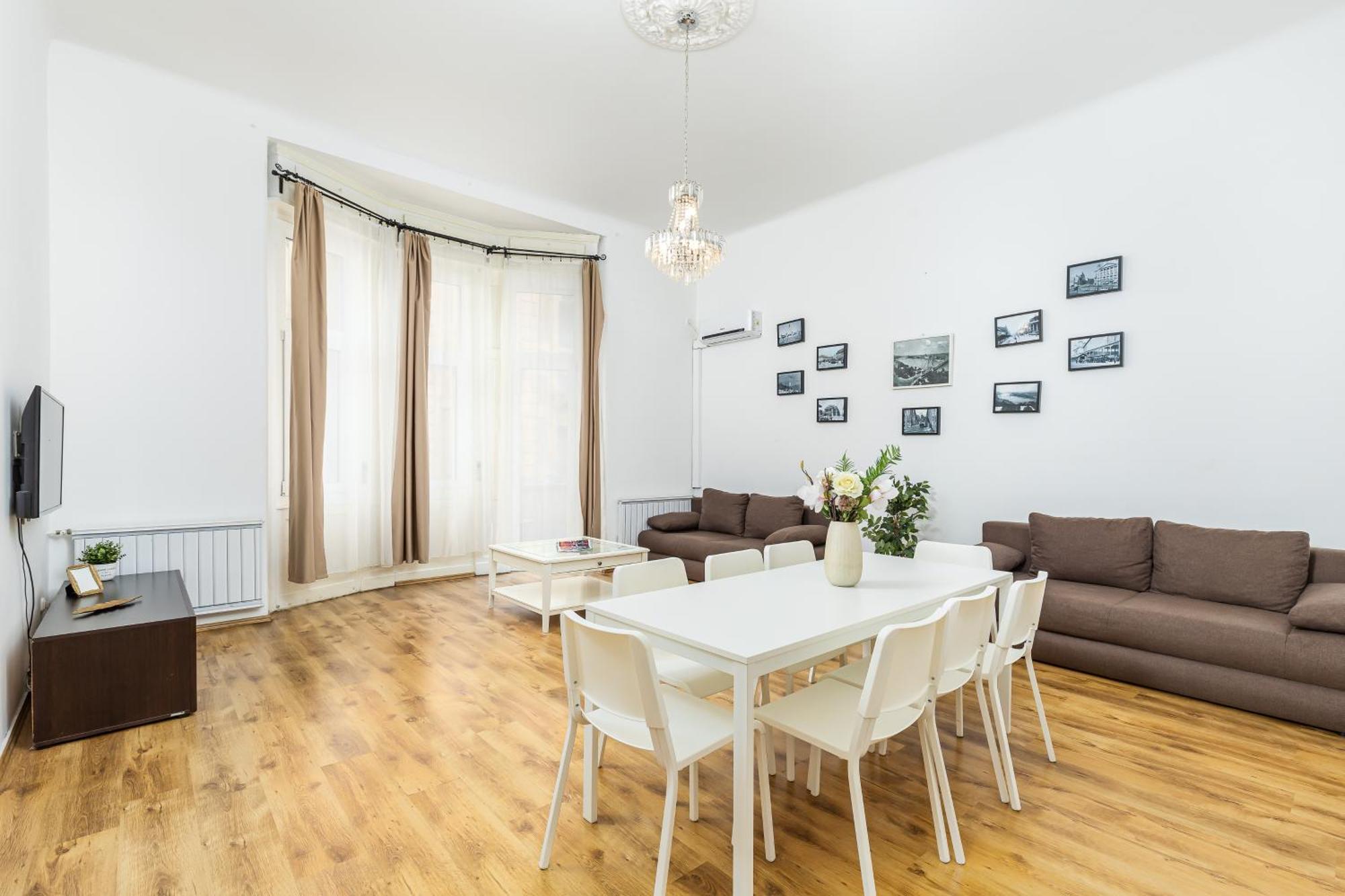 Real Apartments Lovag Budapest Luaran gambar