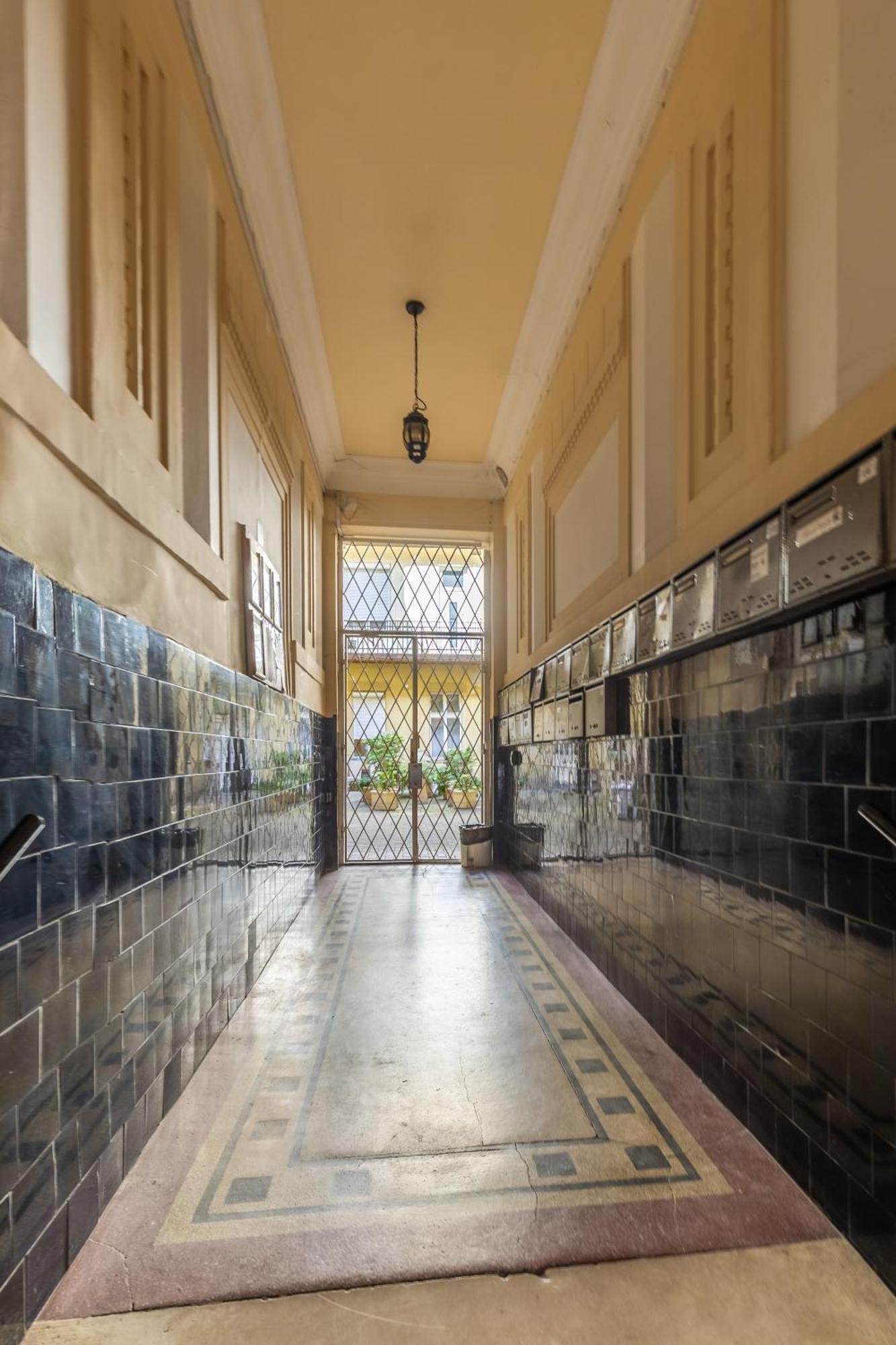 Real Apartments Lovag Budapest Luaran gambar